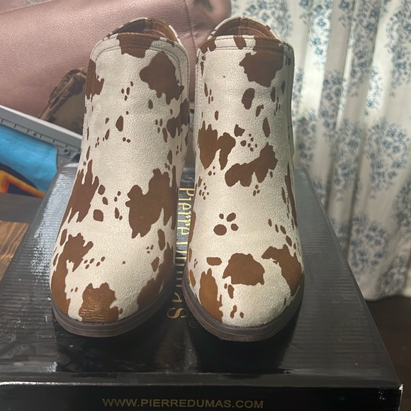 Brand New Size 7 Pierre Dumas Savanna Beige Combo (Cow Print) Booties - Picture 5 of 5